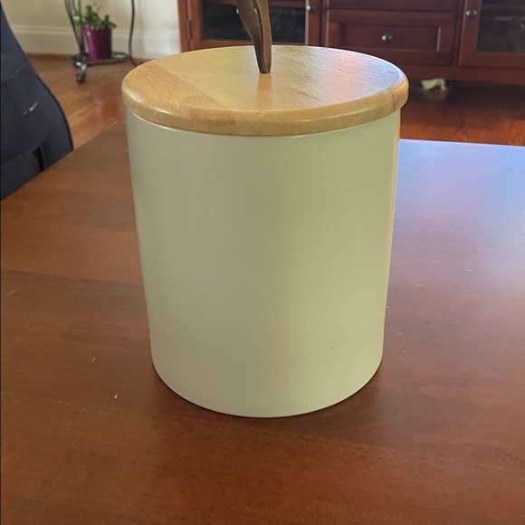 Top Paw Cream Dog Treat Jar, barely used, smoke free home - Picture 4 of 4